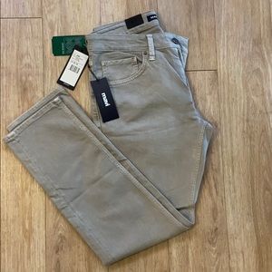 New with tags Mavi Jake slim leg jeans